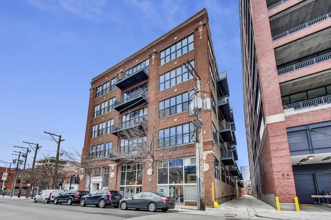 Building Photo - 215 N Aberdeen St