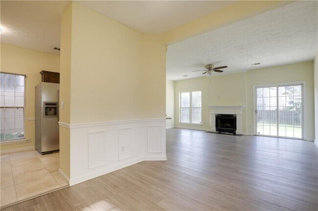 Building Photo - 4033 Oak Glenn Dr