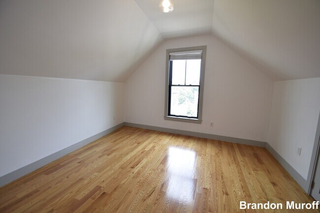 Building Photo - 15 Maywood St