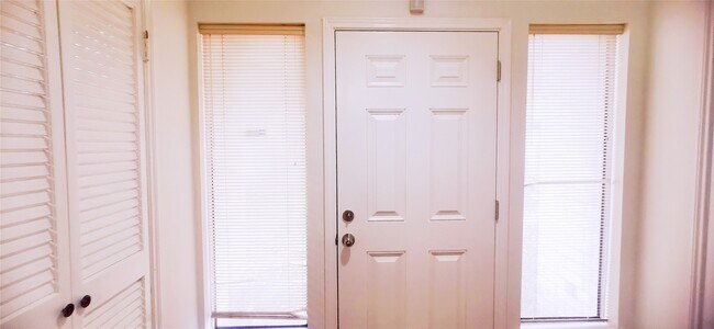 Building Photo - 8313 Augustine Dr