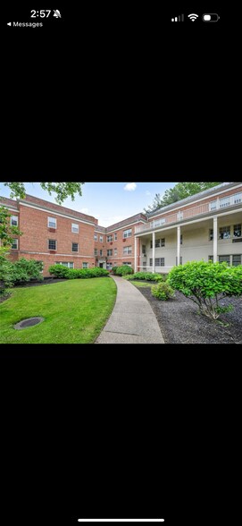 Building Photo - 15925 Van Aken Blvd