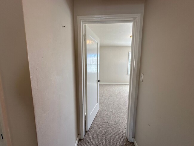 Building Photo - Spacious Two Bedroom Home In North Salinas