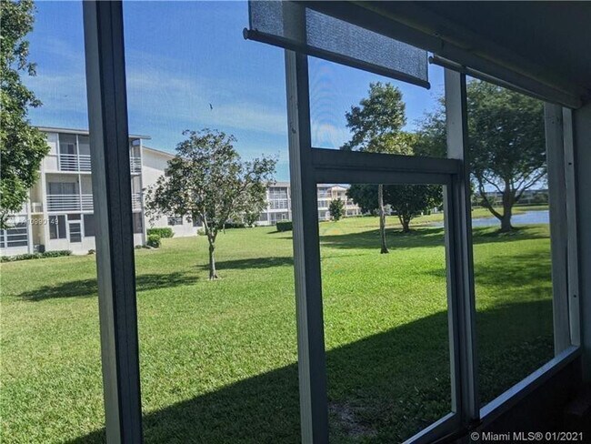 Building Photo - 265 Preston Way