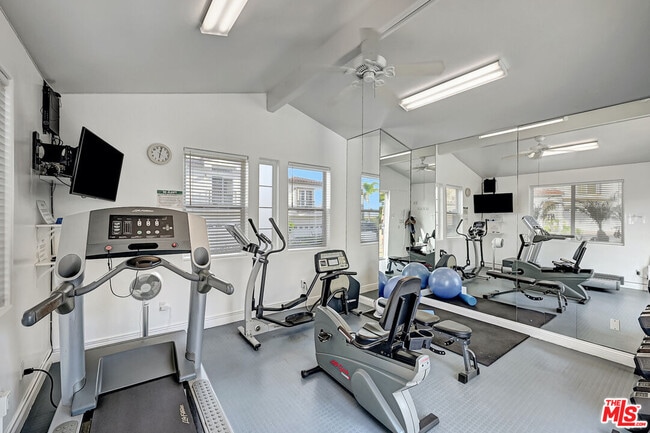 Building Photo - 6442 Lunita Rd