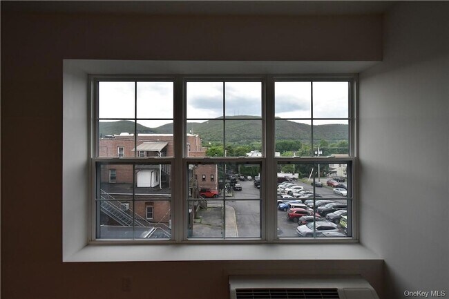 Building Photo - 35 Van Nydeck Ave