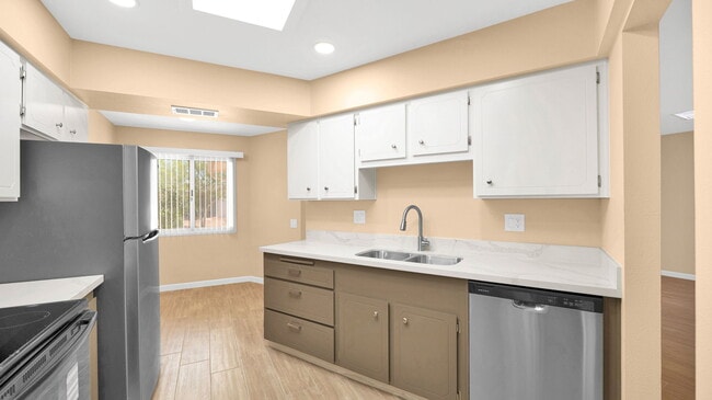 Building Photo - 19445 N Star Ridge Dr