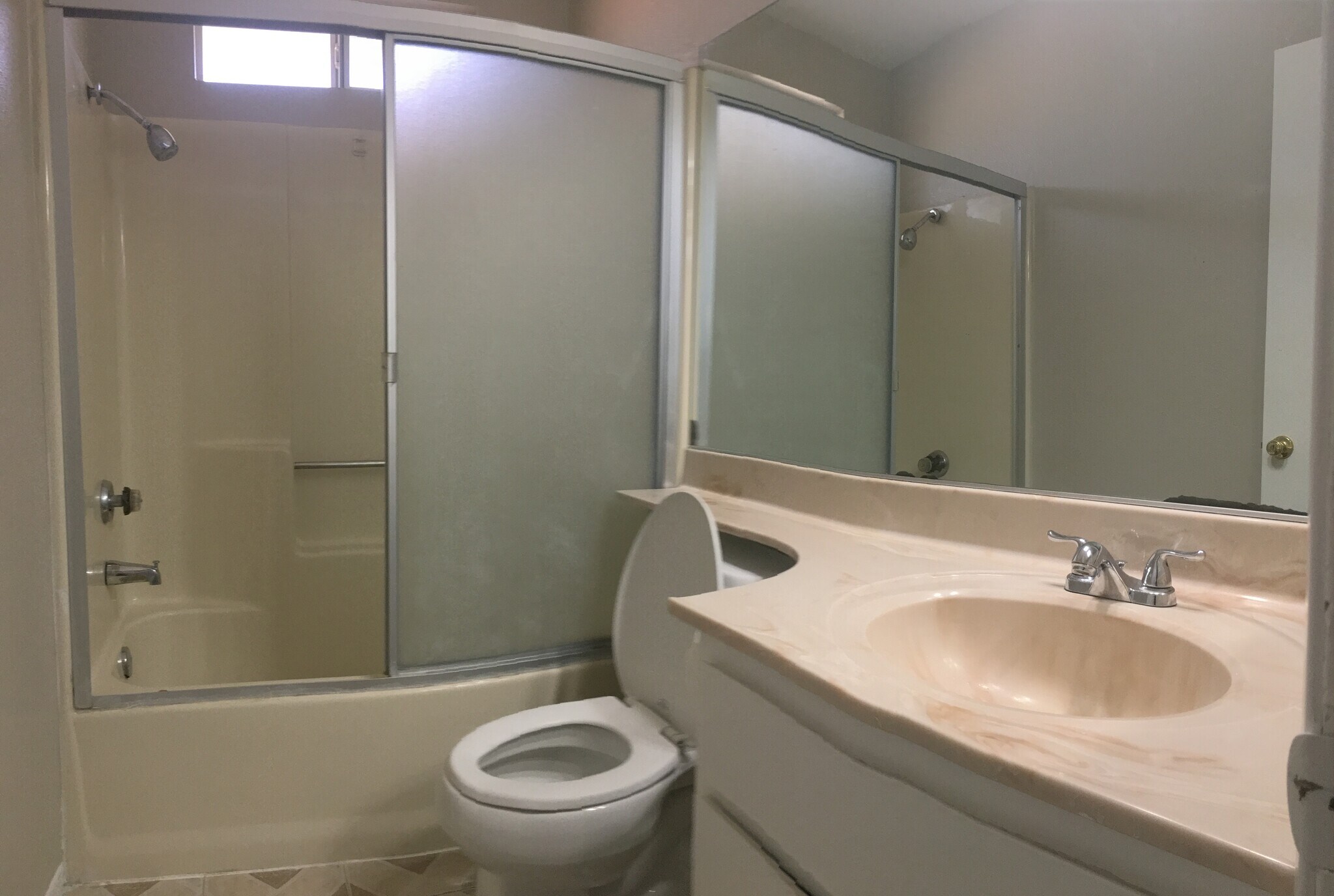 MasterBathroom- Bath 2 - 15756 Meseta Rd