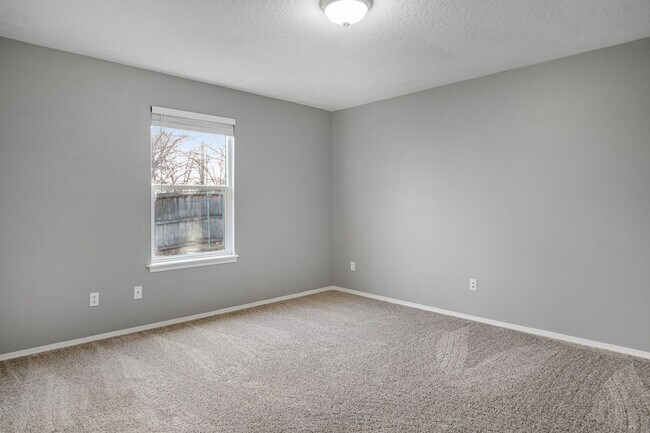 Building Photo - Freshly Updated 3-Bedroom Home for Rent in South Boise