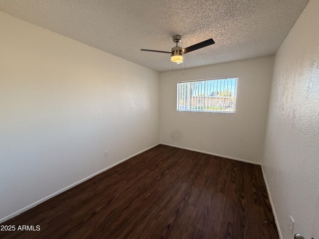 Building Photo - 6802 W Glendale Ave