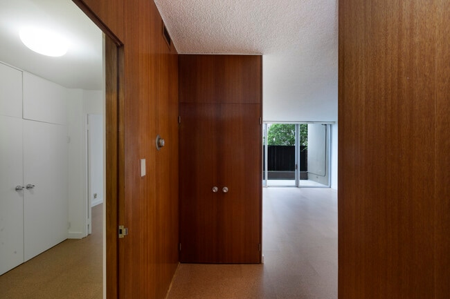 Building Photo - 1333 Jones St