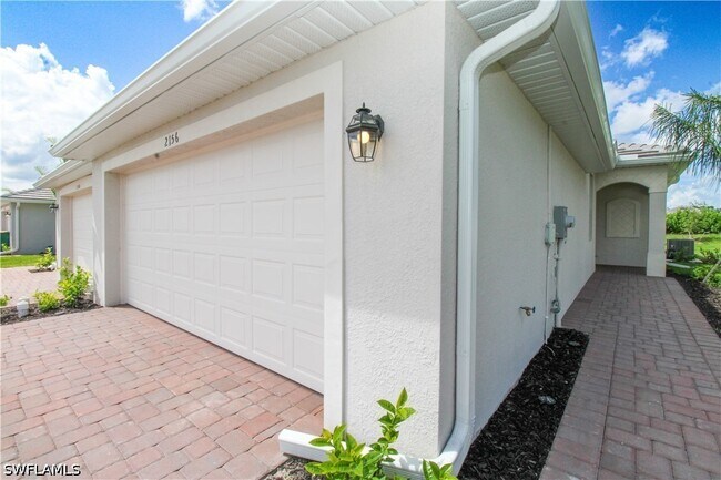 Building Photo - 2156 Dragonfruit Wy