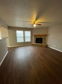 Building Photo - Franklin Twp - 3 BR 2 story