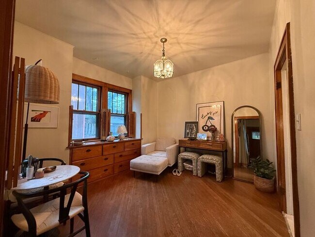 Building Photo - $1,325 | 2 Bedroom, 1 Bathroom House | Dog Friendly* | Sublease Available for June 29th, 2026 Mov...