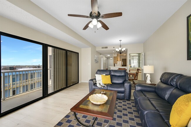 Building Photo - 7700 Seawall Blvd
