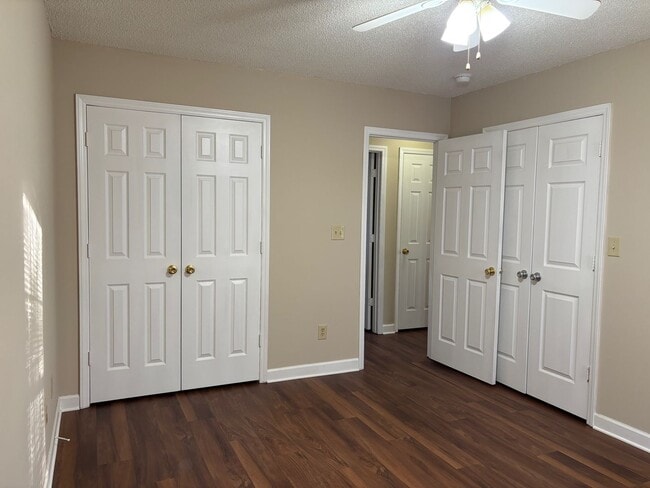 Building Photo - 373