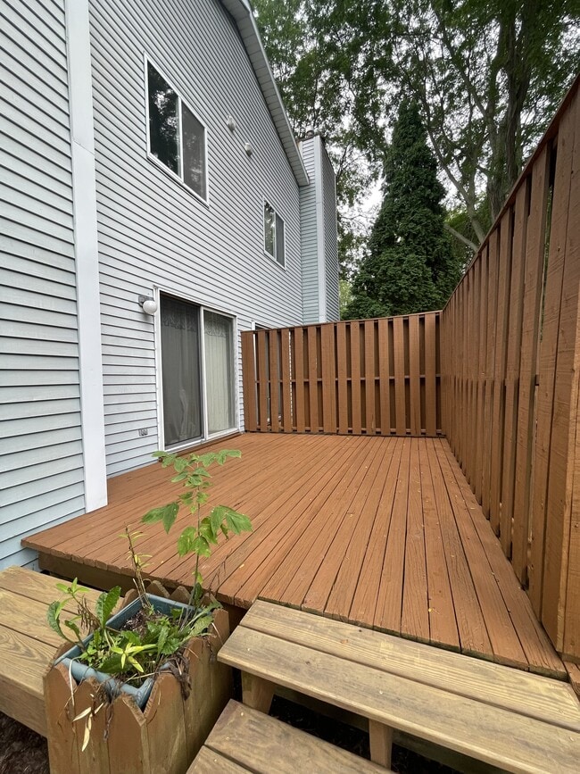 Building Photo - 2177 Woodleaf Ct