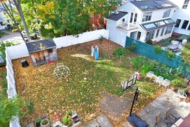 Building Photo - 11 Ballard St