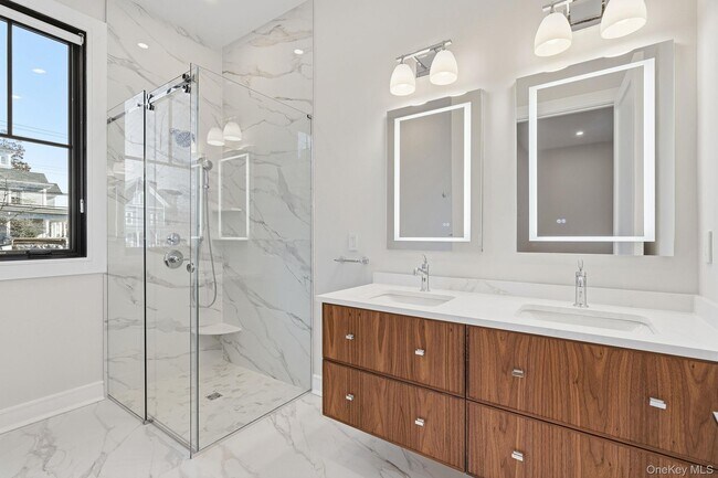 Building Photo - 34 Clinton Ave