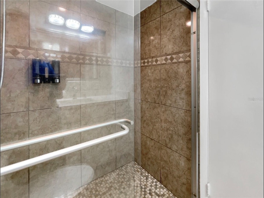 Building Photo - 23337 Olean Blvd