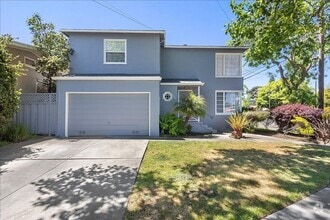 Building Photo - 147 8th St. - 1 bedroom | 1 bath