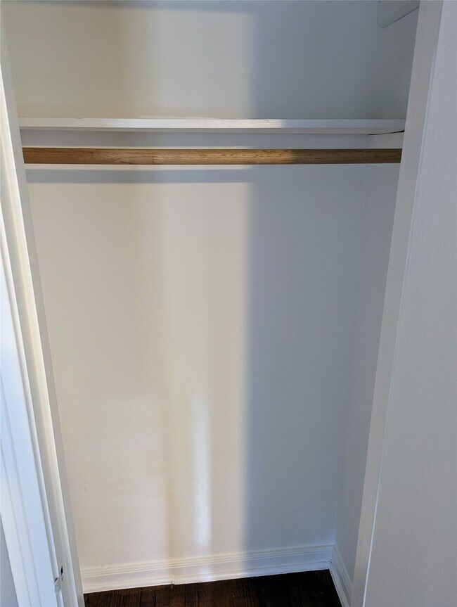 Building Photo - 3111 Deal St