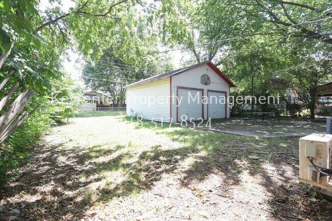 Building Photo - 345 S Zunis Ave