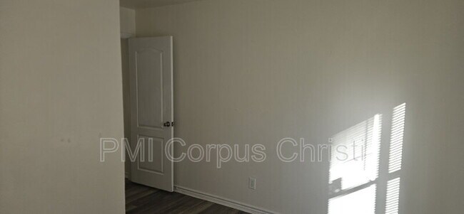 Building Photo - 7625 Stony Brook Dr