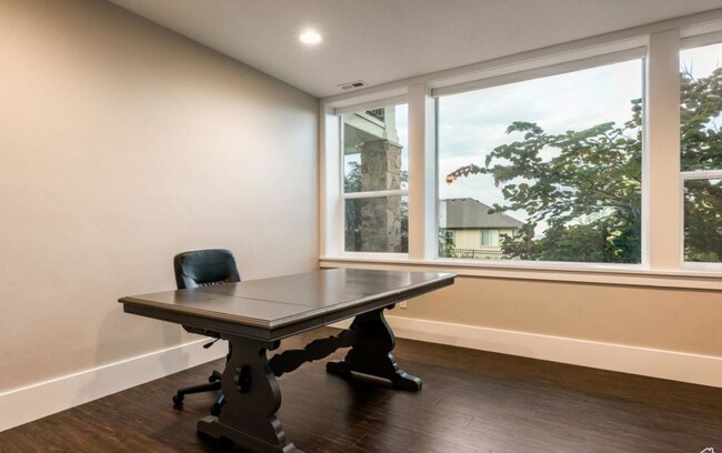 Building Photo - Luxurious Herriman 6 Bed with Indoor Court, Theater & Stunning Views!!!