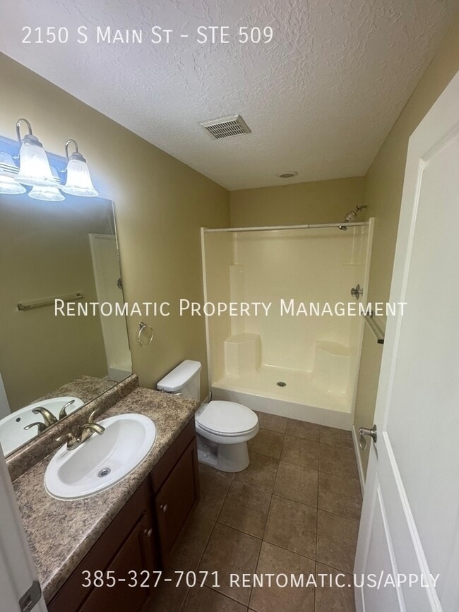 Building Photo - 2150 S Main St