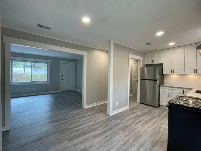 Building Photo - 1206 Willow Ct NW