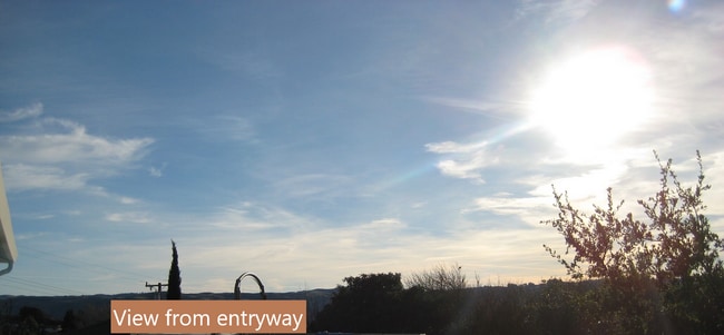 Building Photo - 40 La Cruz Ave