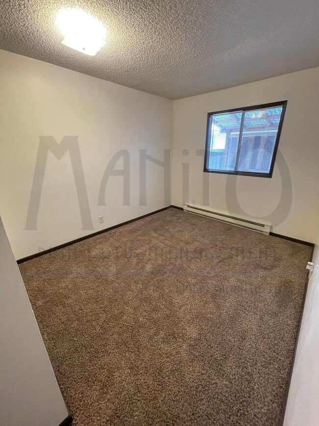 Building Photo - **COMING SOON** Large Clean Duplex