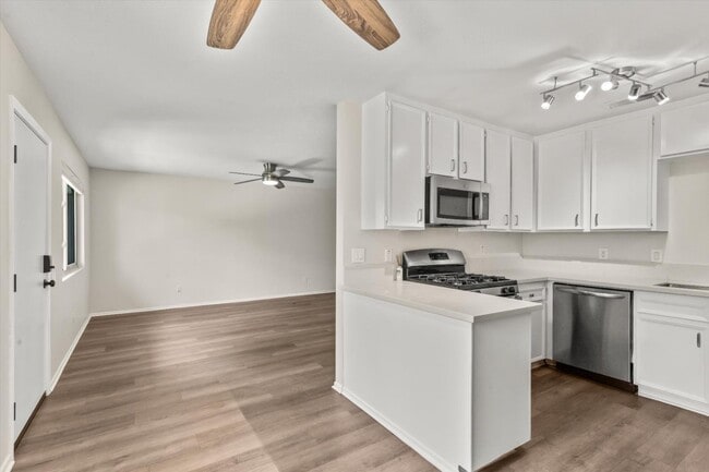 Building Photo - 365 N Saturmino Dr