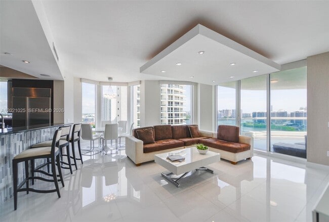 Building Photo - 6000 Island Blvd