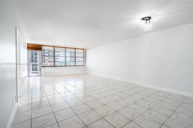 Building Photo - 5700 Collins Ave