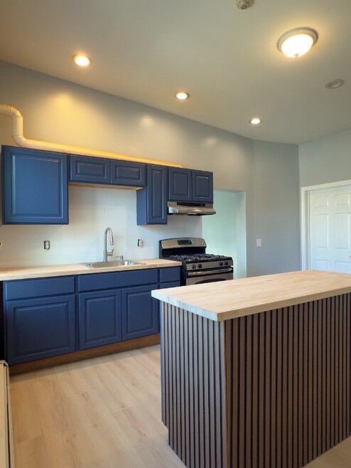 Building Photo - 187 Smith St