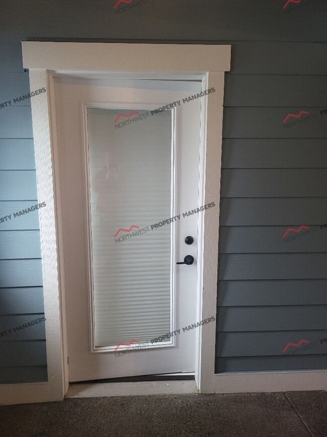 Building Photo - STATUS: AVAILABLE | R55 | $2495