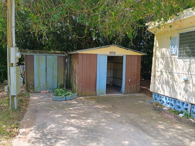 Building Photo - 2 bedroom 1 bathroom with HUGE bonus room