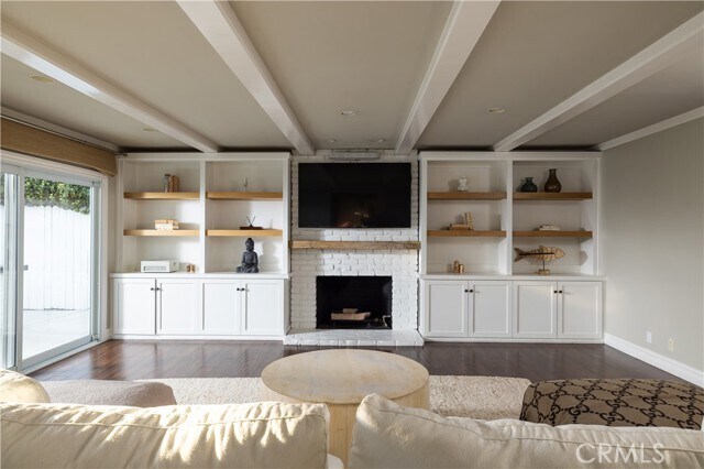 Building Photo - 407 E 16th St