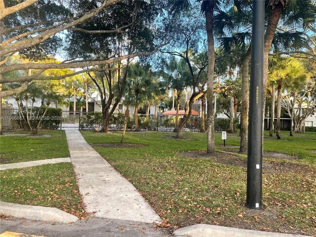 Building Photo - 16571 Blatt Blvd