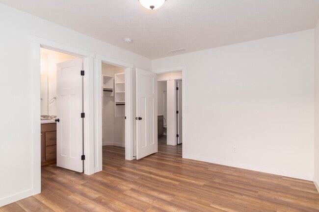 Building Photo - 2021 Built 3 Bed 2 Bath home w Fenced Yard