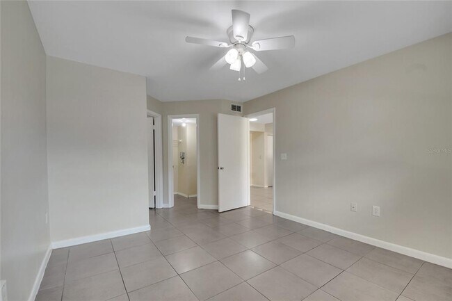 Building Photo - 3028 Parkway Blvd