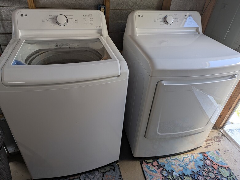 Building Photo - 7830 SW 97th Ave