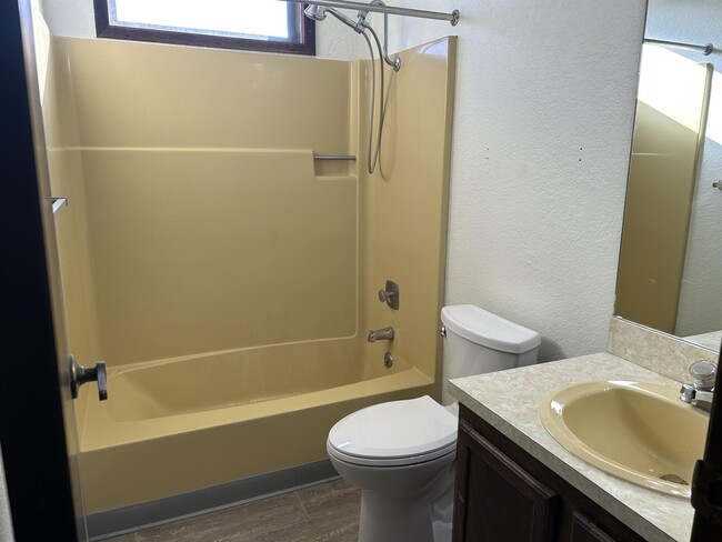 Building Photo - 778 Moccasin Trail