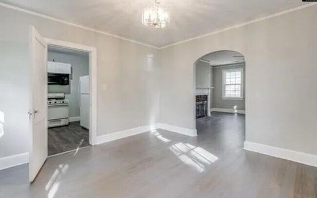 Building Photo - Cozy 2bd/1ba brick cottage near downtown Columbia  $1400/Month