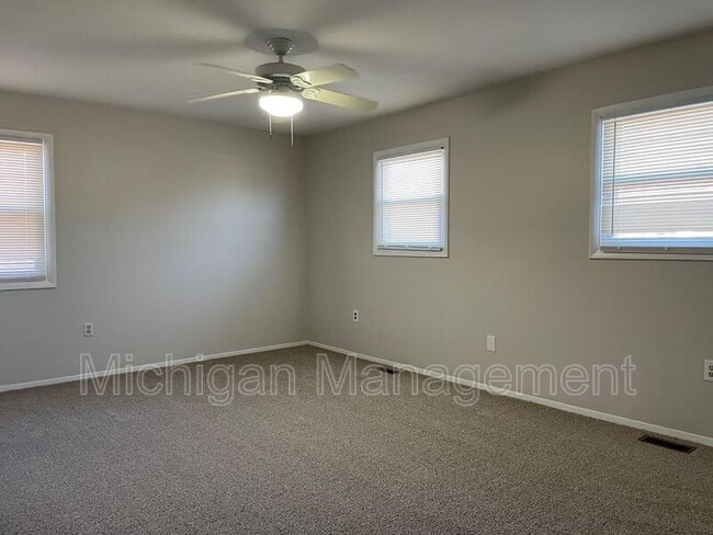 Building Photo - 44947 Forest Trail Dr