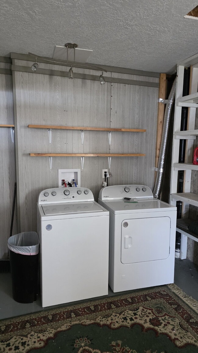 Building Photo - 2456 Bonneville Terrace Dr