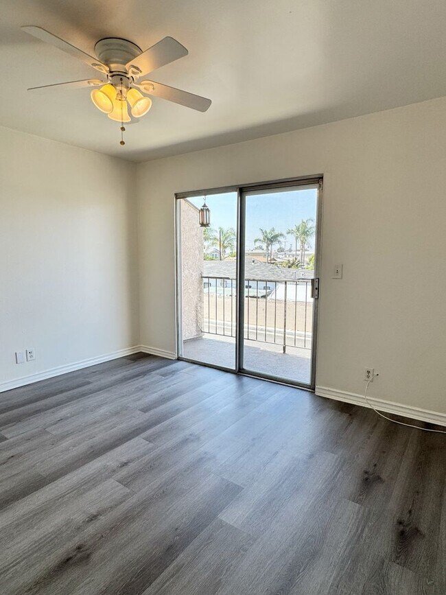 Building Photo - RENT SPECIAL!! $500 OFF SECOND MONTH RENT - Spacious 3 Bedroom 2 Bath Condo in Hawaiian Gardens