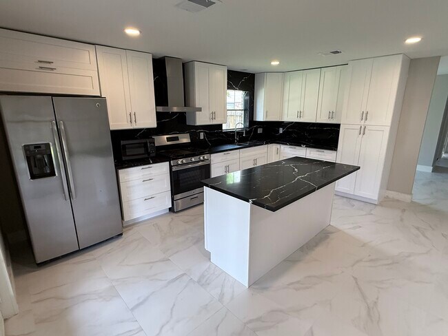 Building Photo - 4006 Cedar Ridge Ct