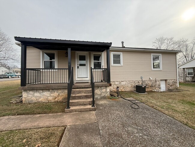 Building Photo - Charming House close to WKU and Downtown